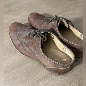 Men’s Frye Brown Leather Dress Shoes - size 9